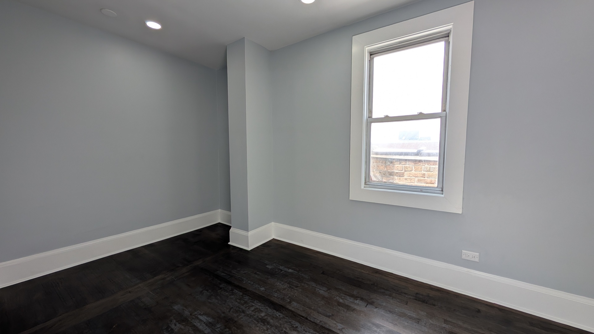 5028 W Lawrence Avenue