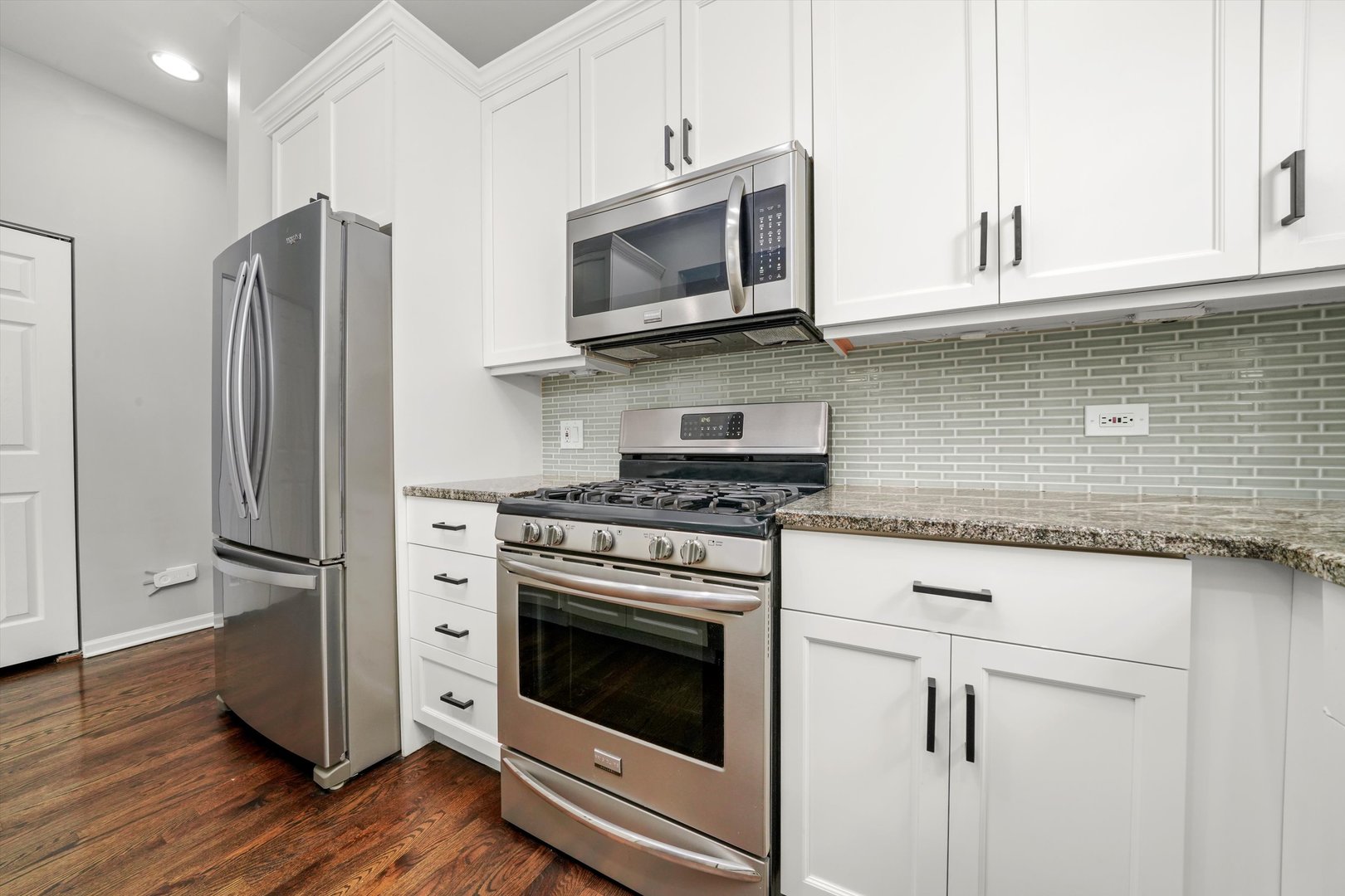 1316 W Belmont Avenue Unit: 2E