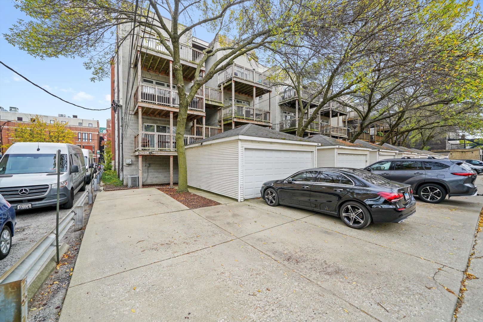 1316 W Belmont Avenue Unit: 2E