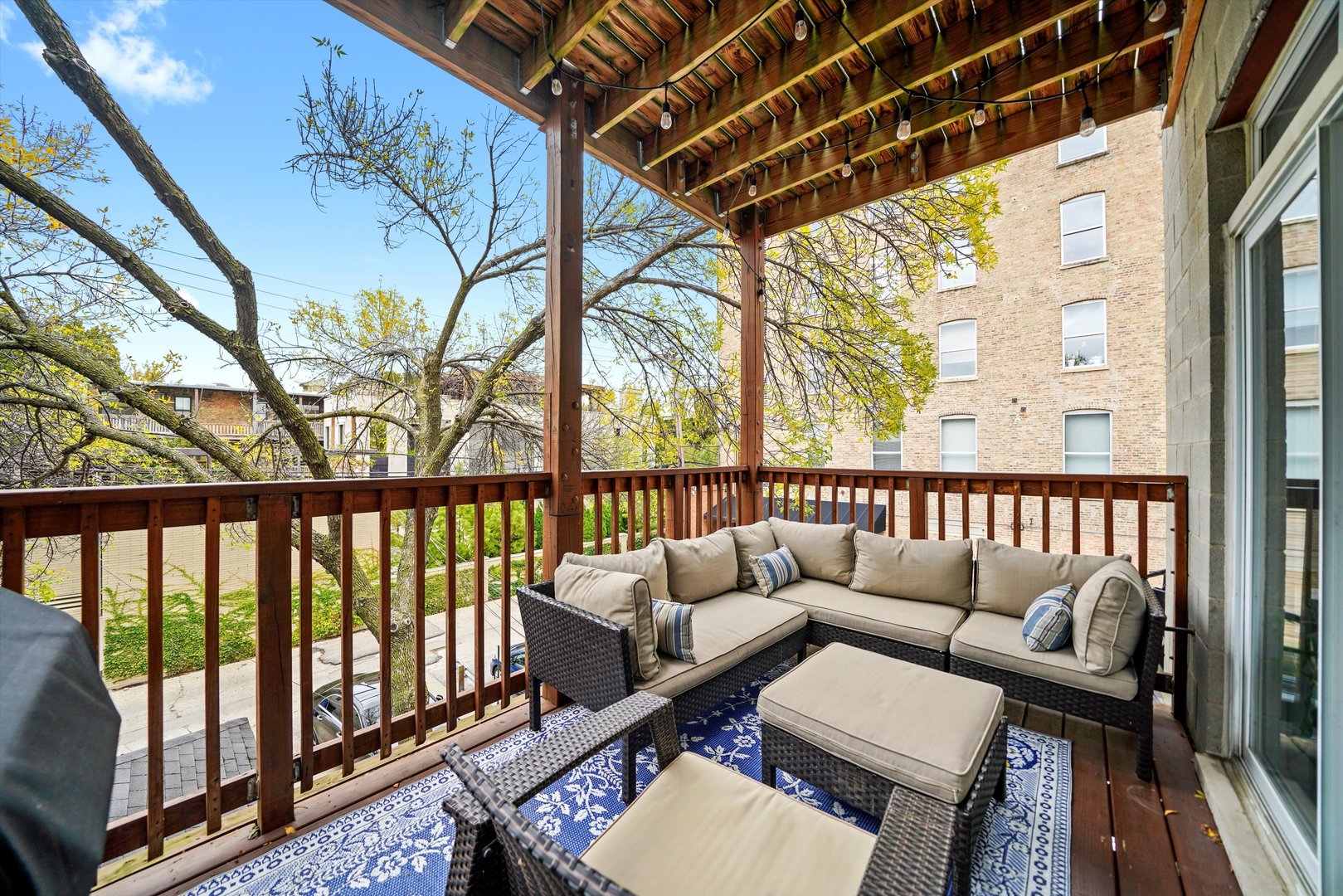 1316 W Belmont Avenue Unit: 2E