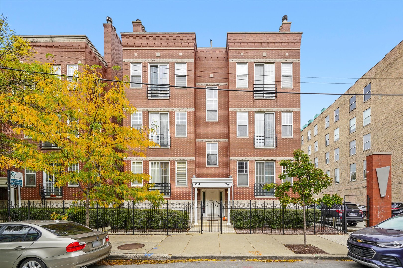 1316 W Belmont Avenue Unit: 2E