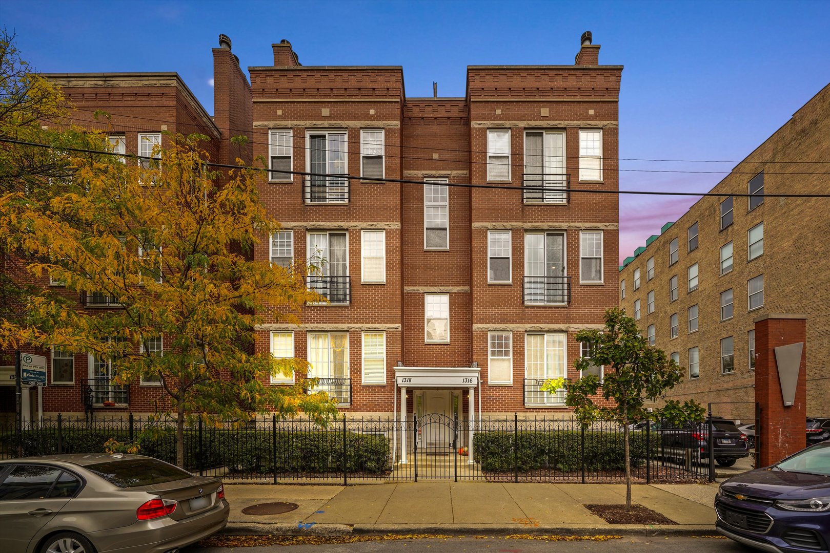 1316 W Belmont Avenue Unit: 2E