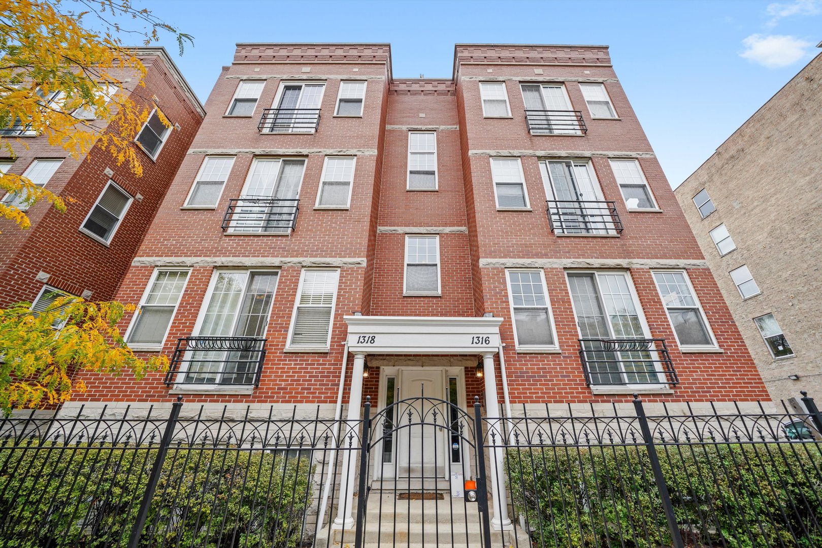 1316 W Belmont Avenue Unit: 2E