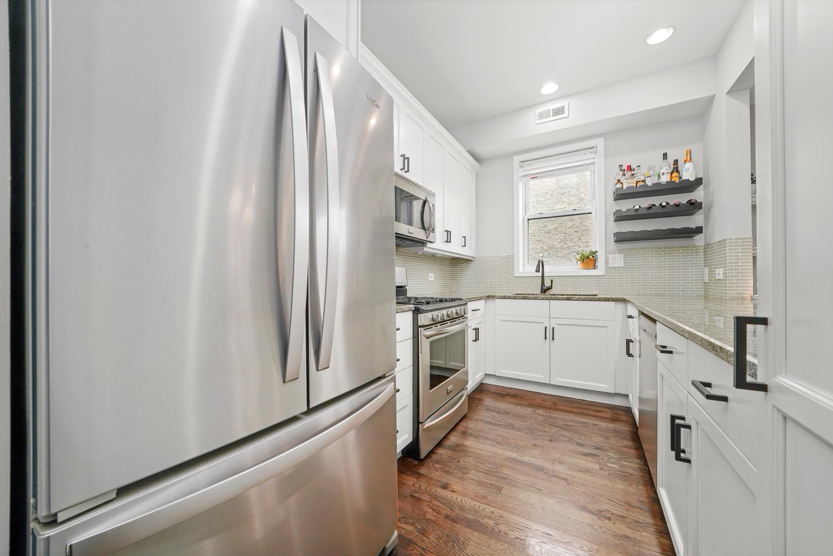 1316 W Belmont Avenue Unit: 2E