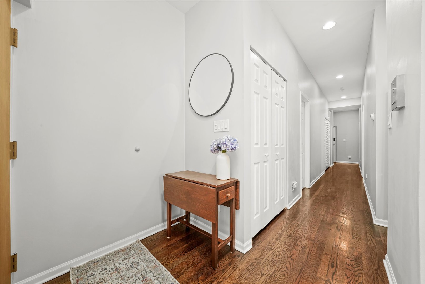 1316 W Belmont Avenue Unit: 2E