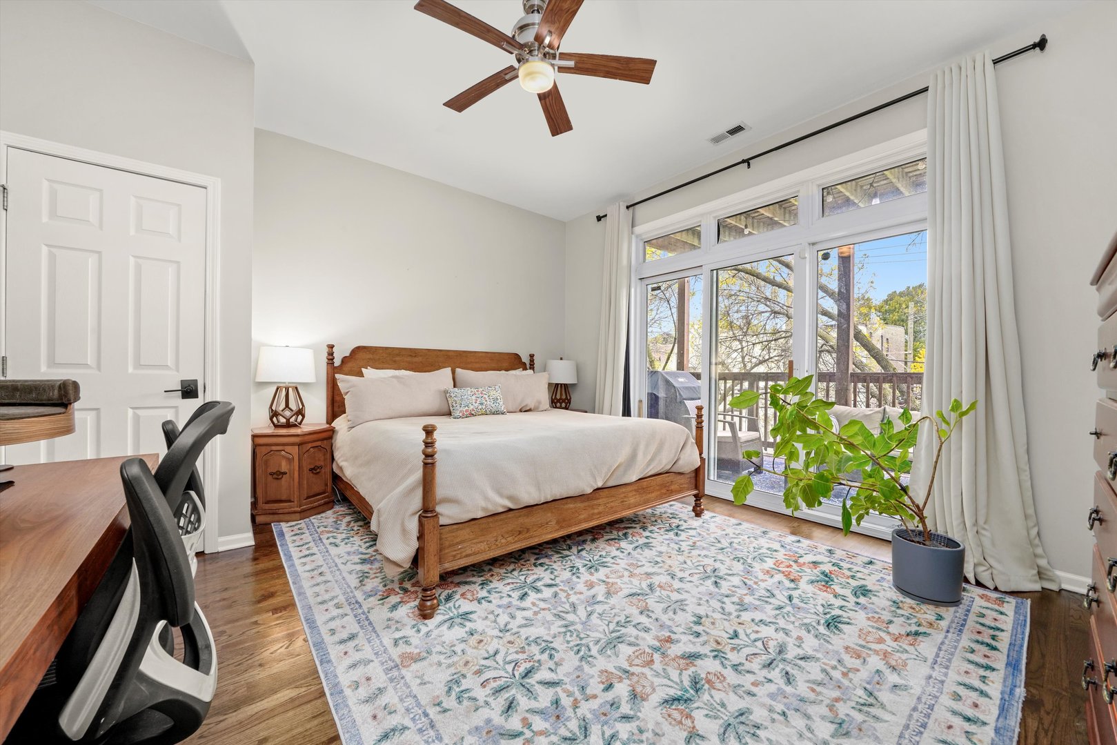 1316 W Belmont Avenue Unit: 2E