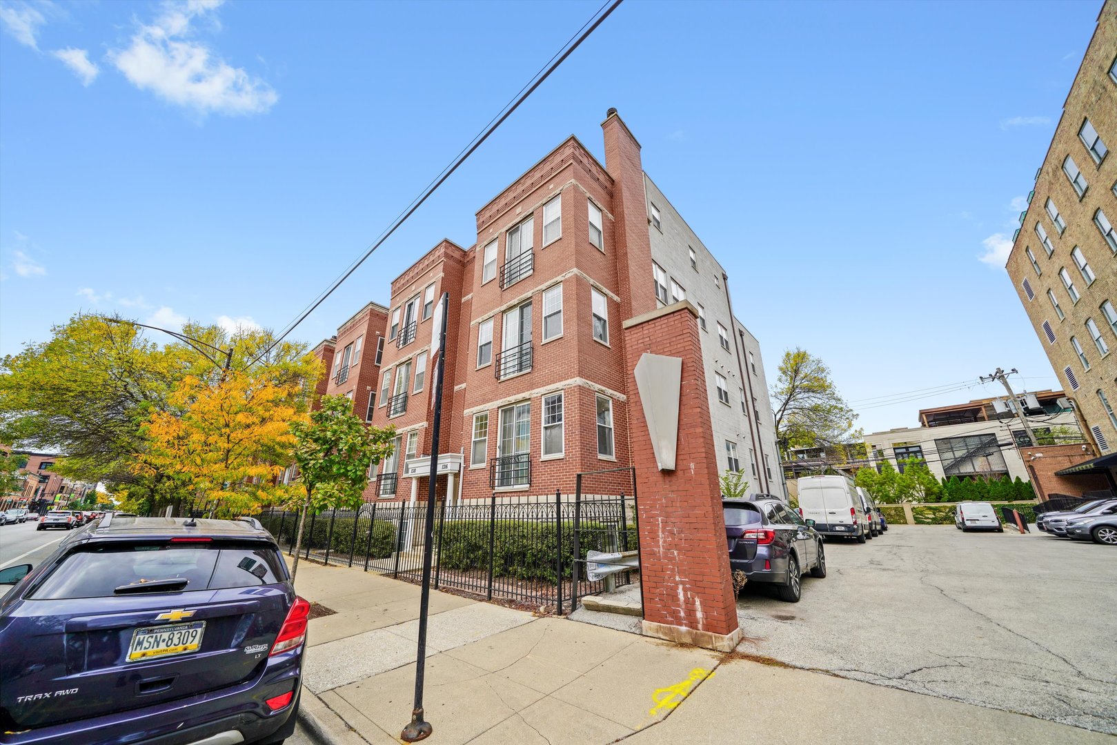 1316 W Belmont Avenue Unit: 2E
