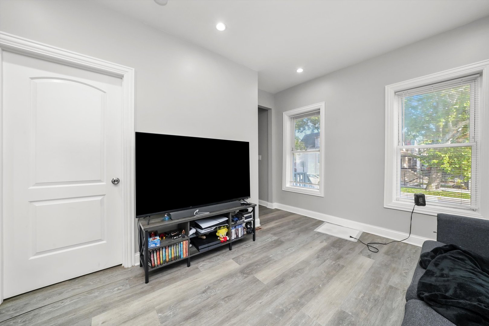 1400 N Lawndale Avenue