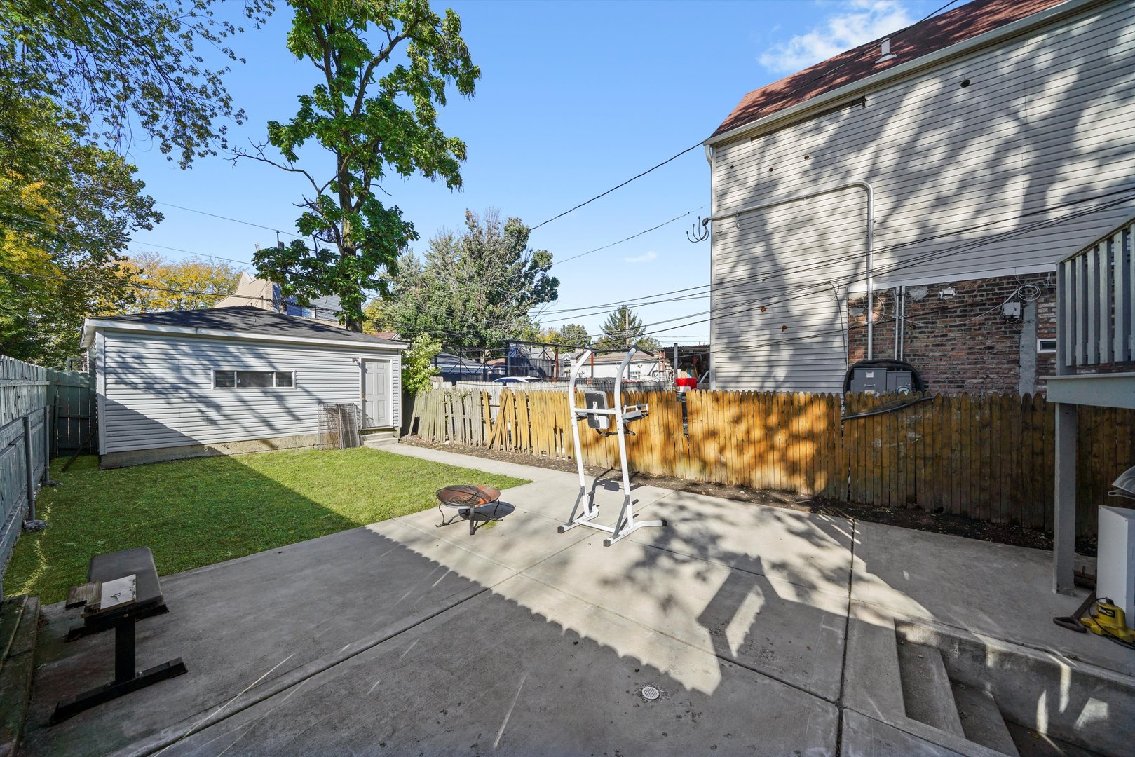 1400 N Lawndale Avenue