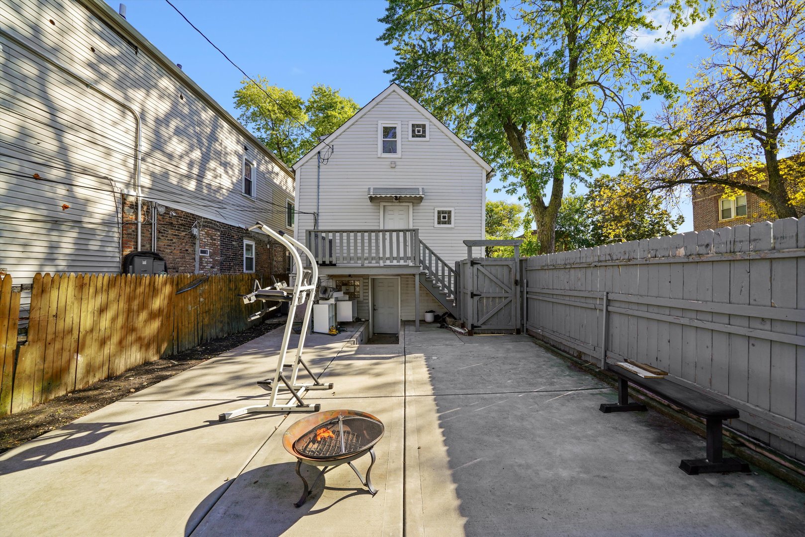 1400 N Lawndale Avenue