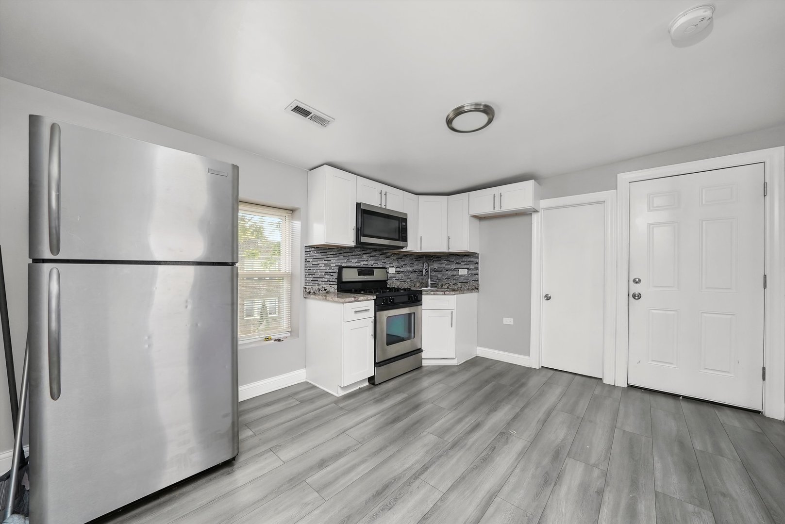 1400 N Lawndale Avenue