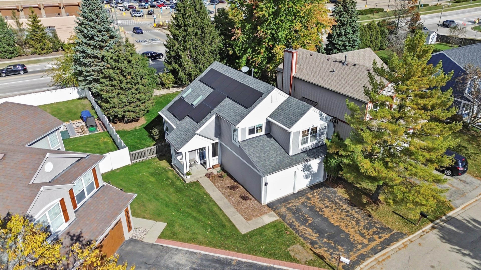 606 E London Court