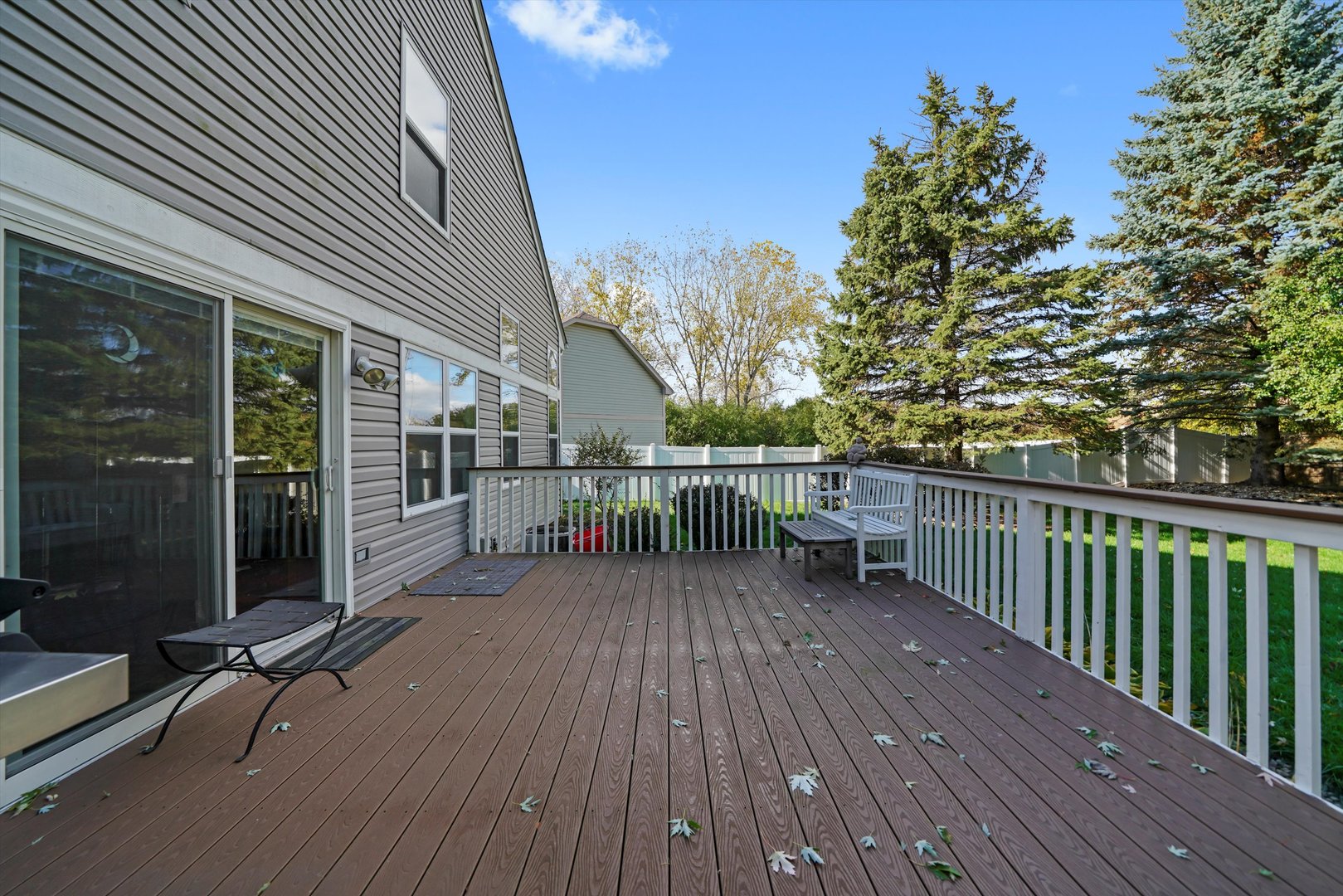 606 E London Court
