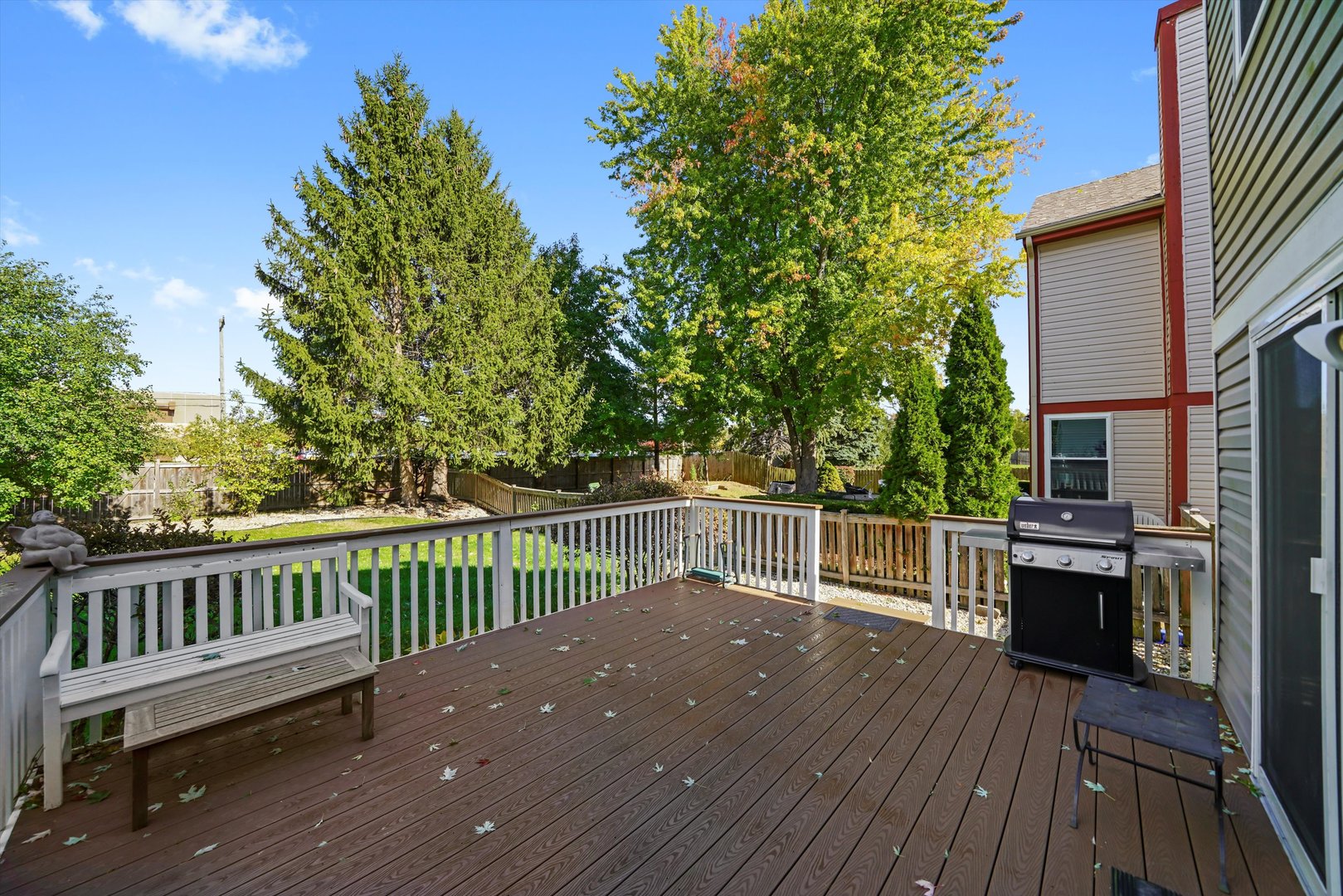 606 E London Court