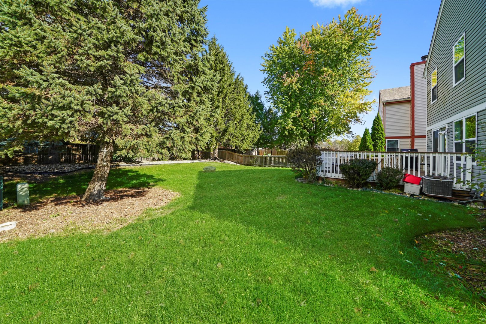 606 E London Court