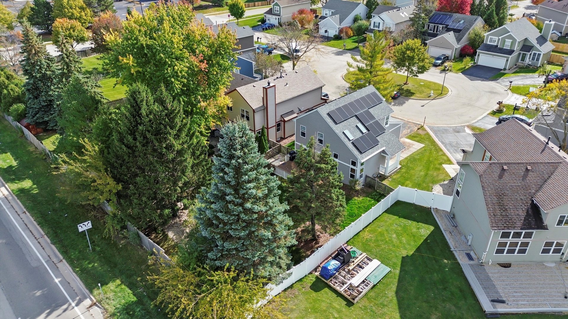 606 E London Court