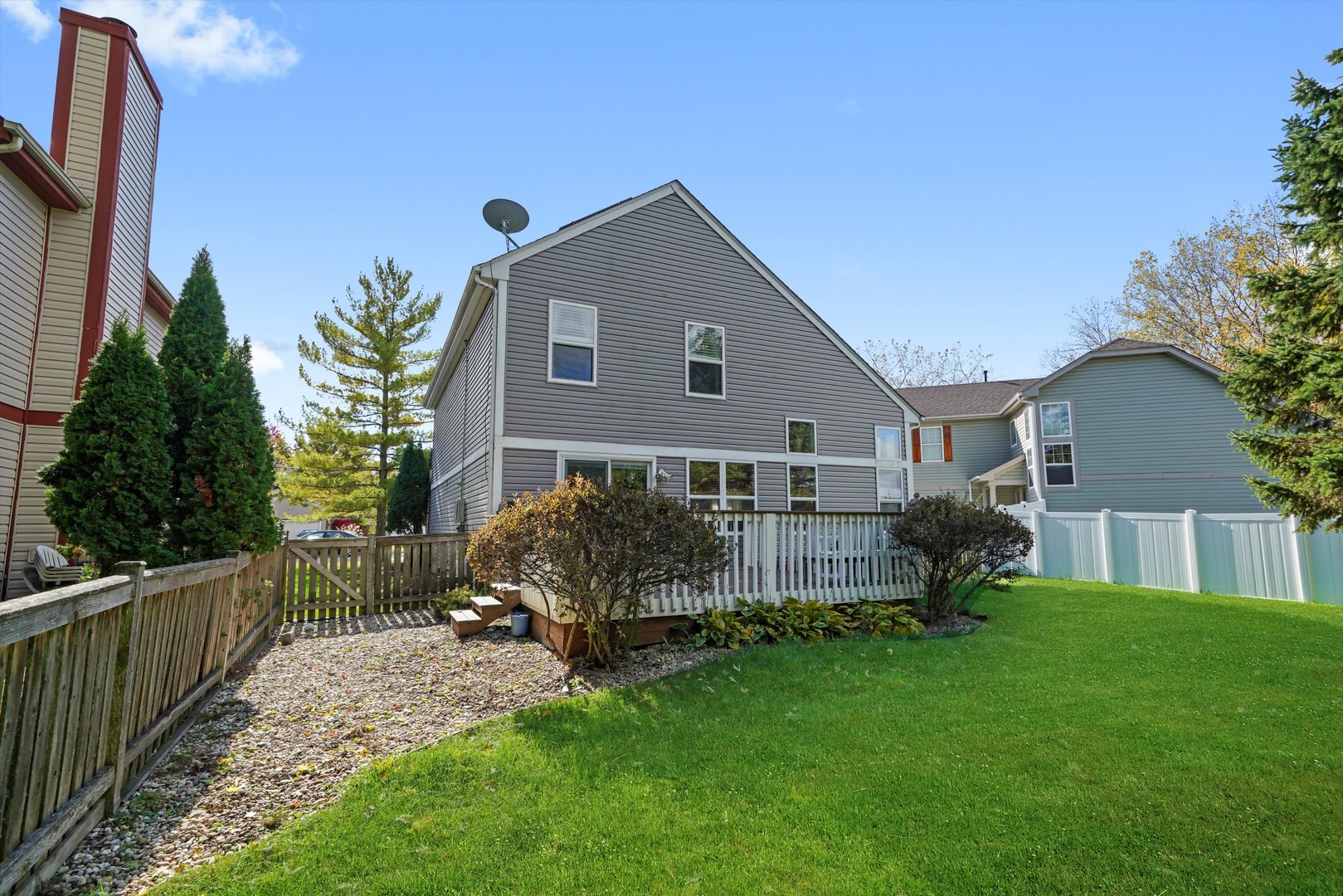 606 E London Court