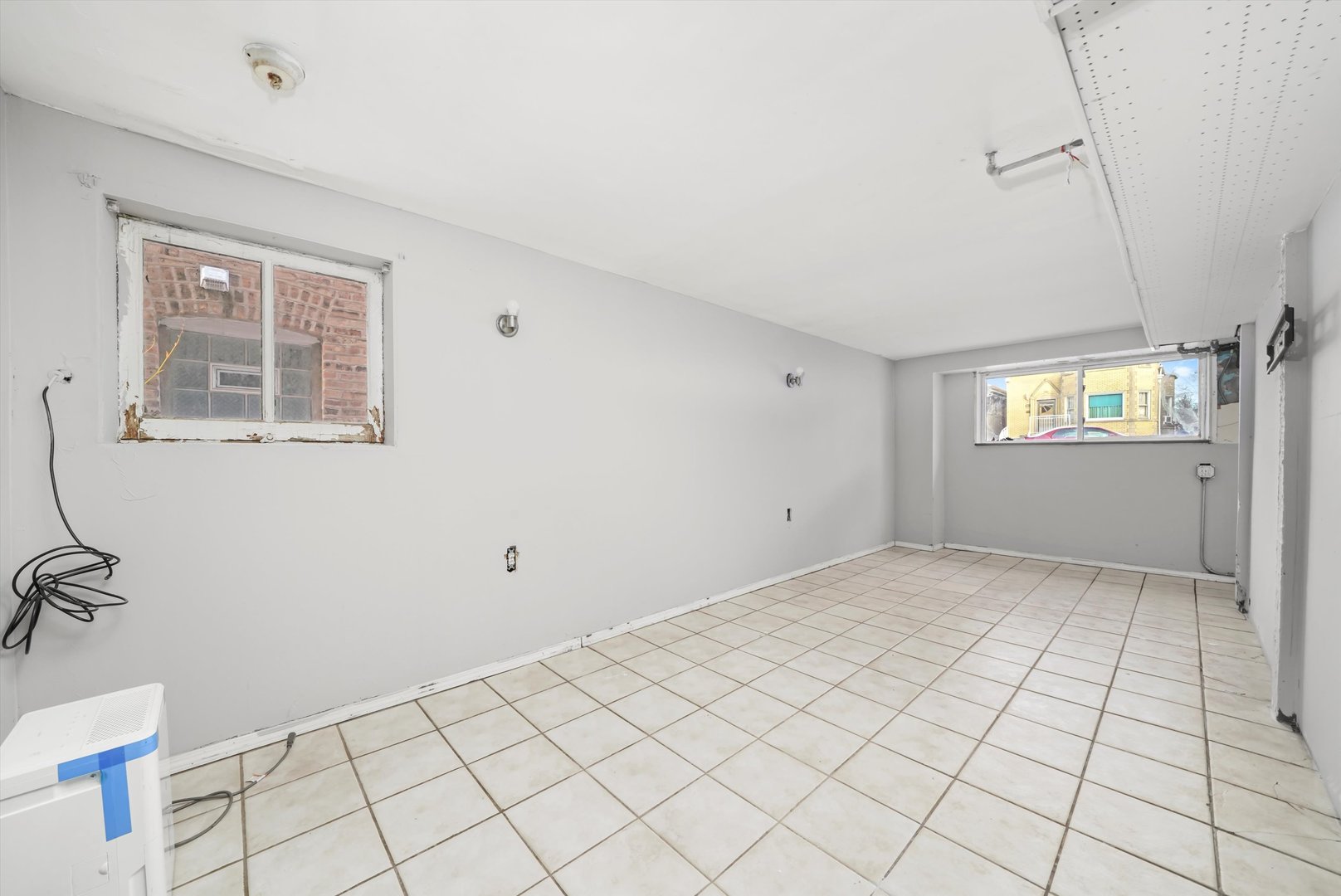 2244 N Leamington Avenue