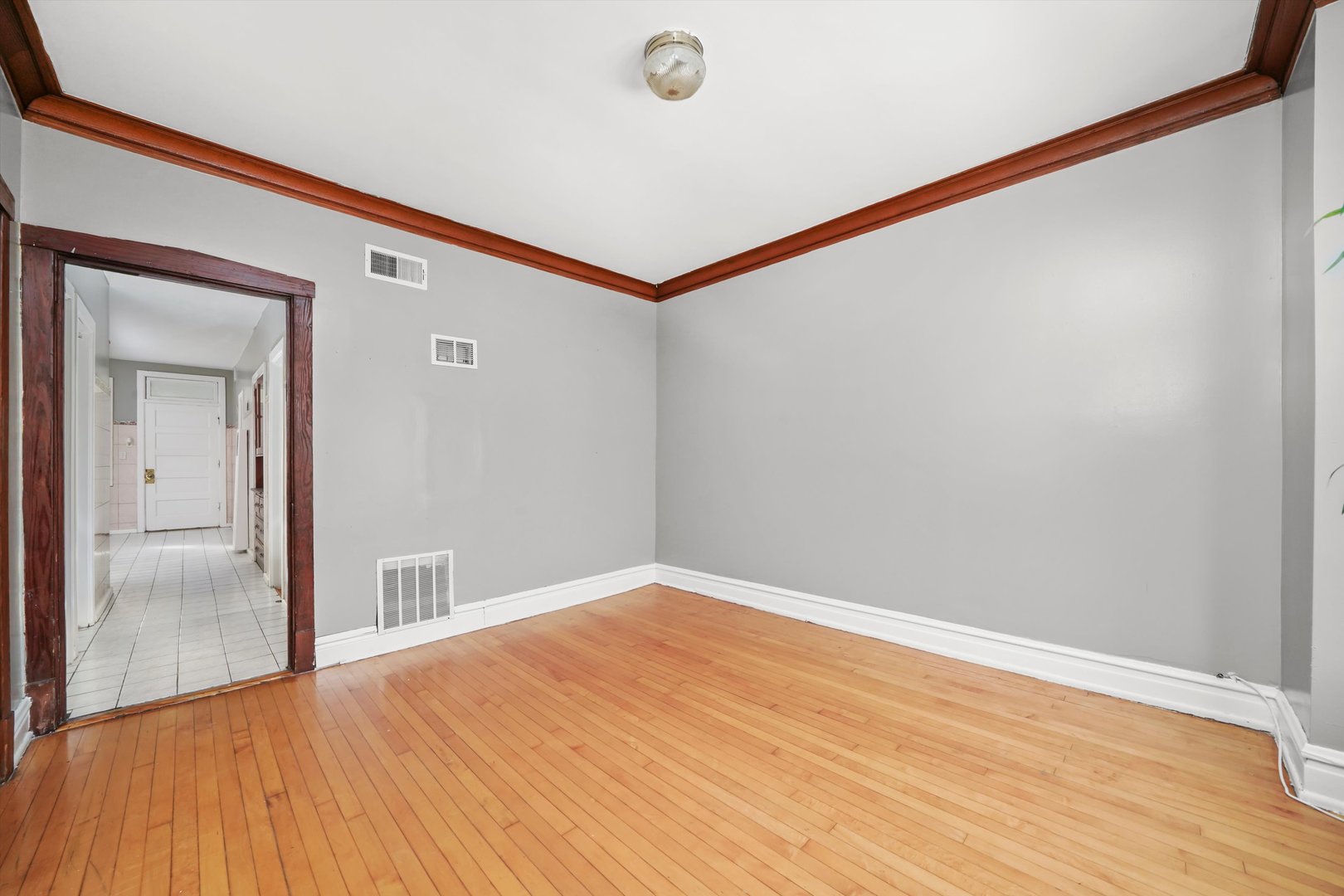 2244 N Leamington Avenue