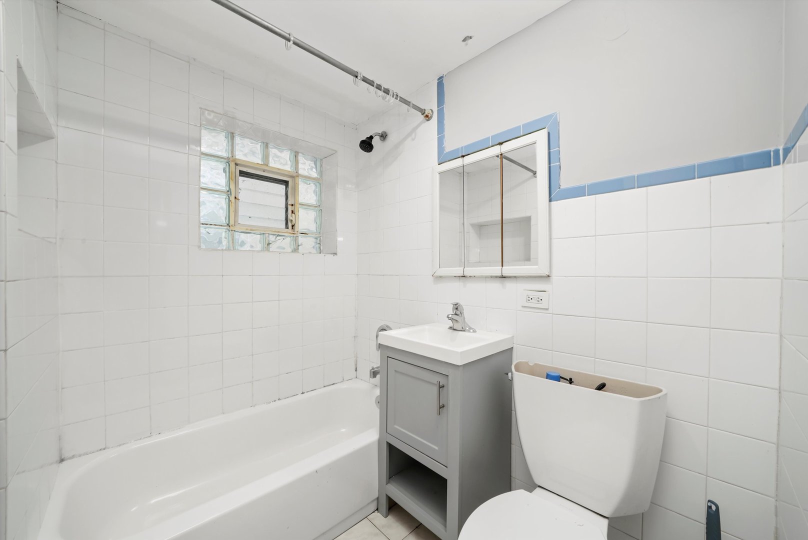 2244 N Leamington Avenue