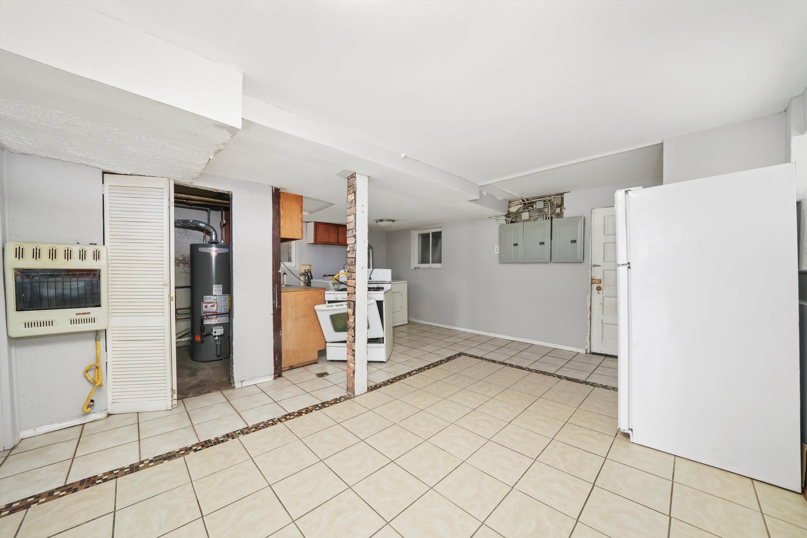 2244 N Leamington Avenue