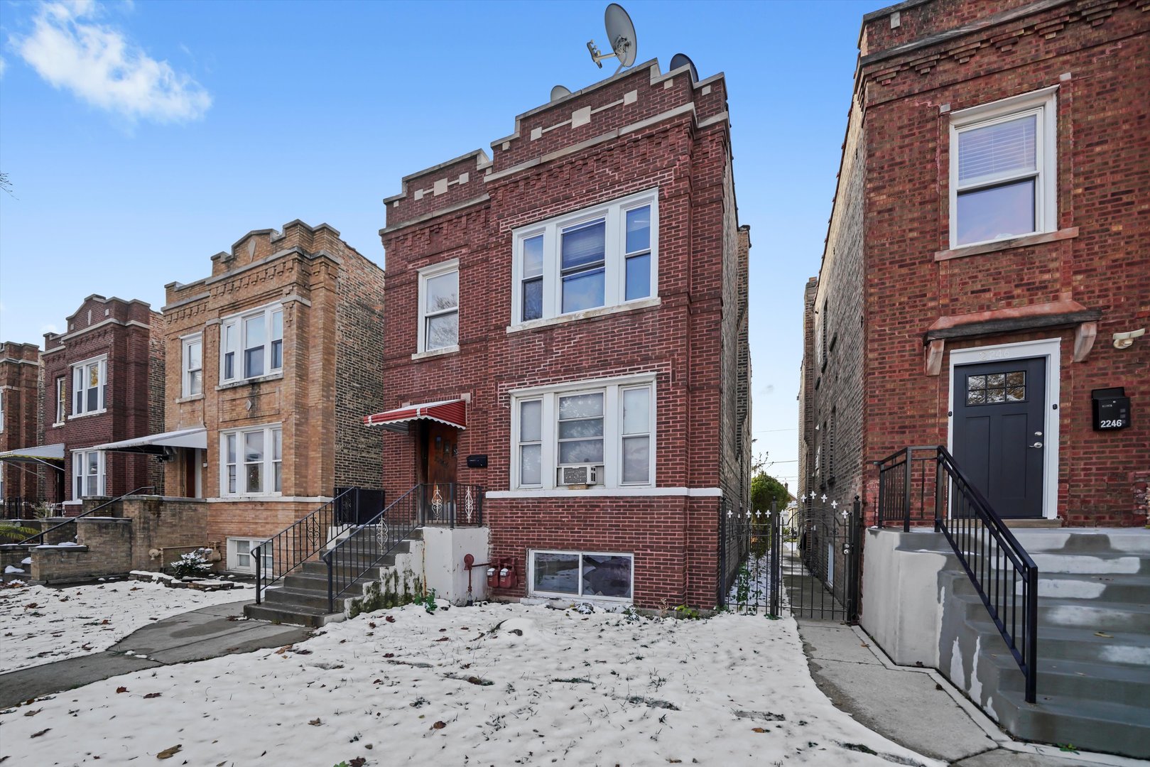 2244 N Leamington Avenue