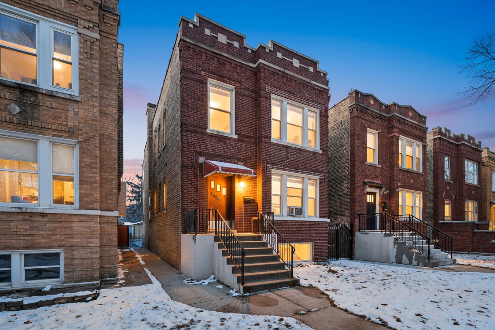 2244 N Leamington Avenue