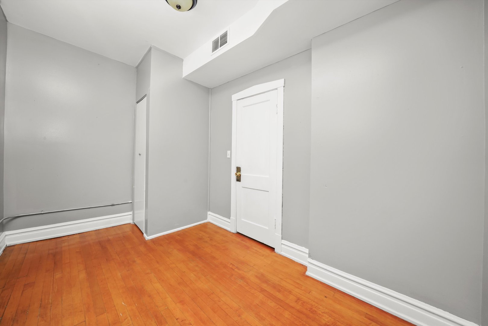 2244 N Leamington Avenue