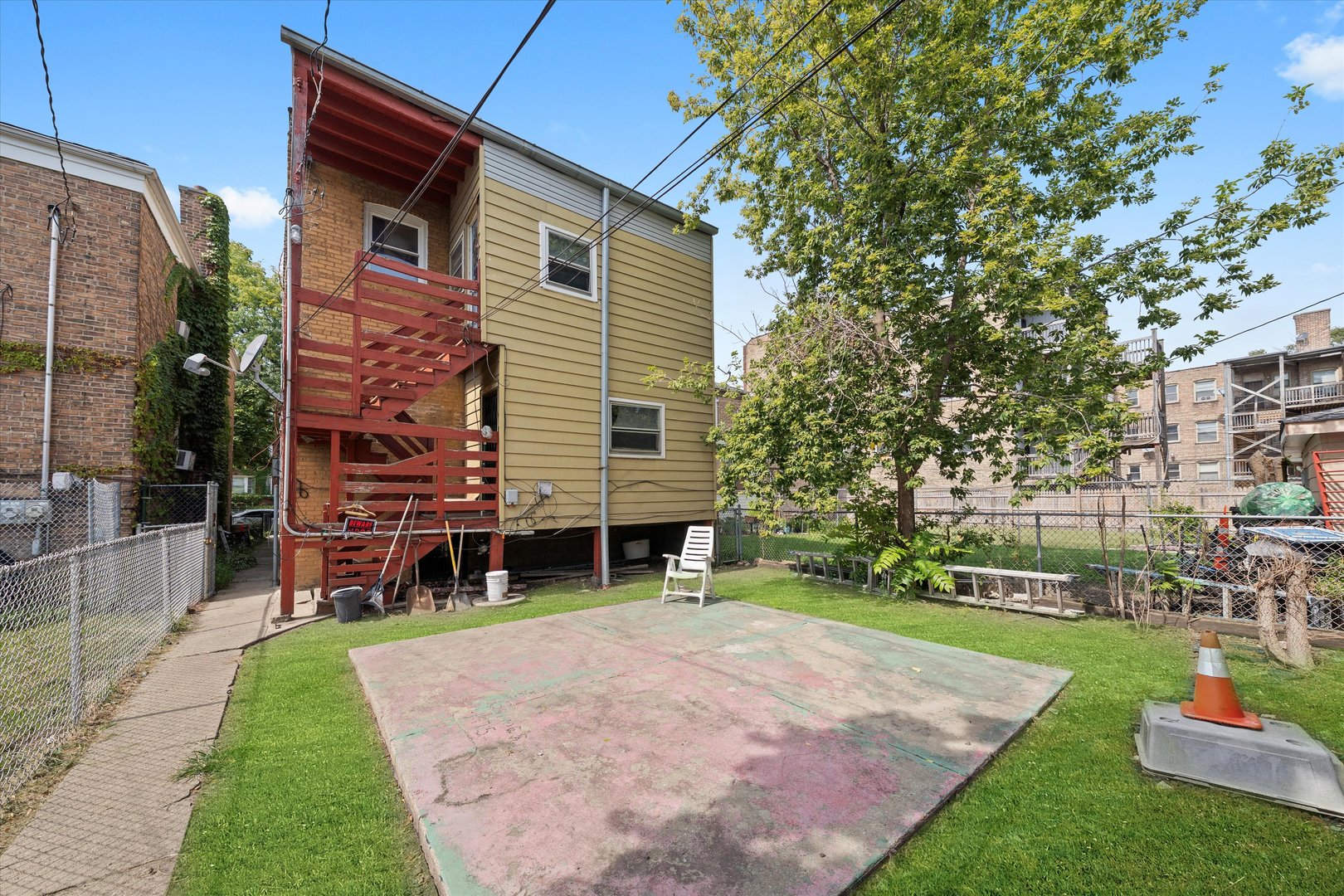 8019 S Marshfield Avenue