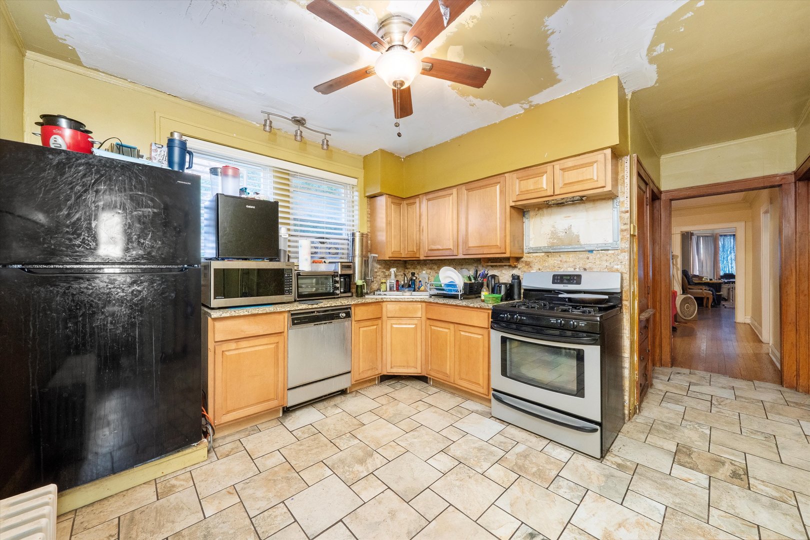 8019 S Marshfield Avenue