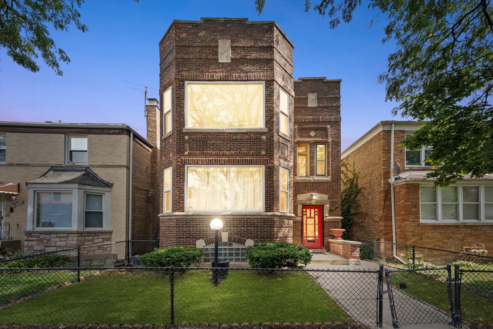 8019 S Marshfield Avenue