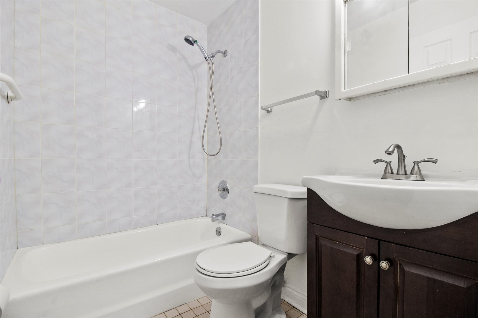 3615 E Central Road Unit: 101