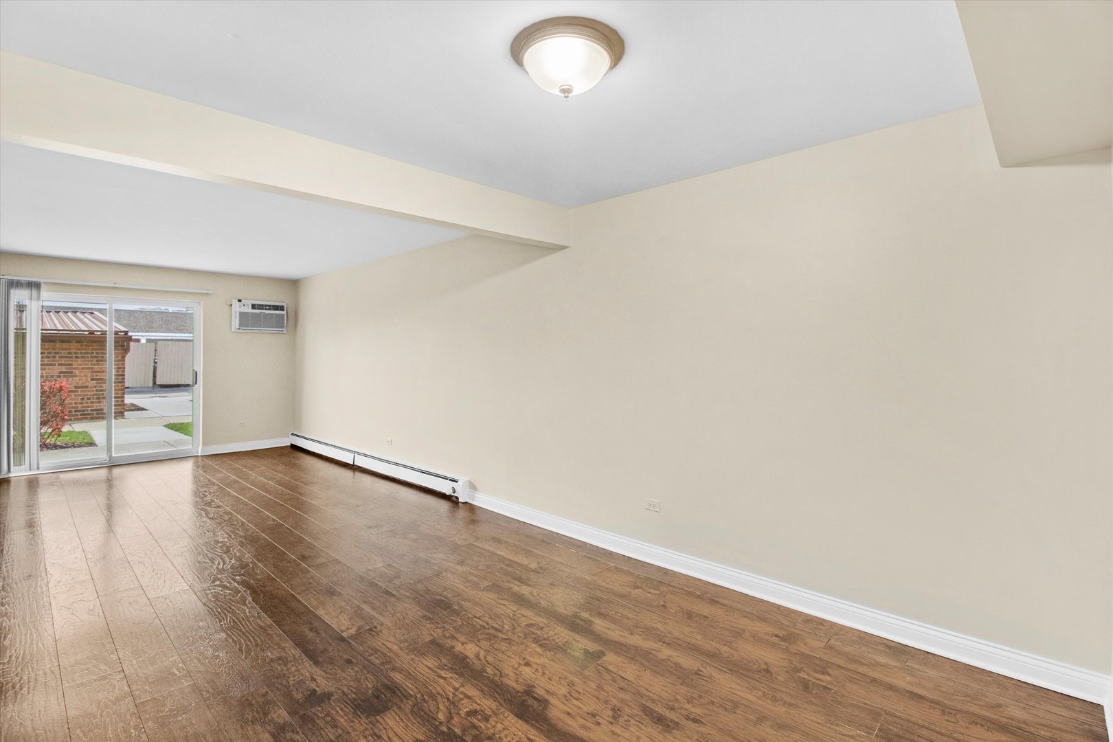 3615 E Central Road Unit: 101