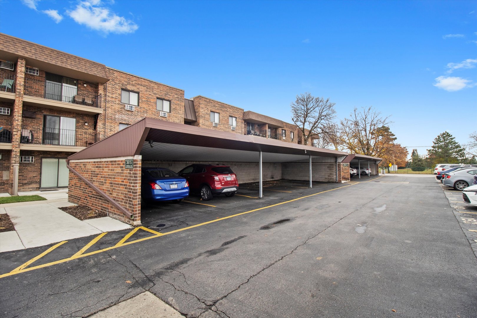 3615 E Central Road Unit: 101