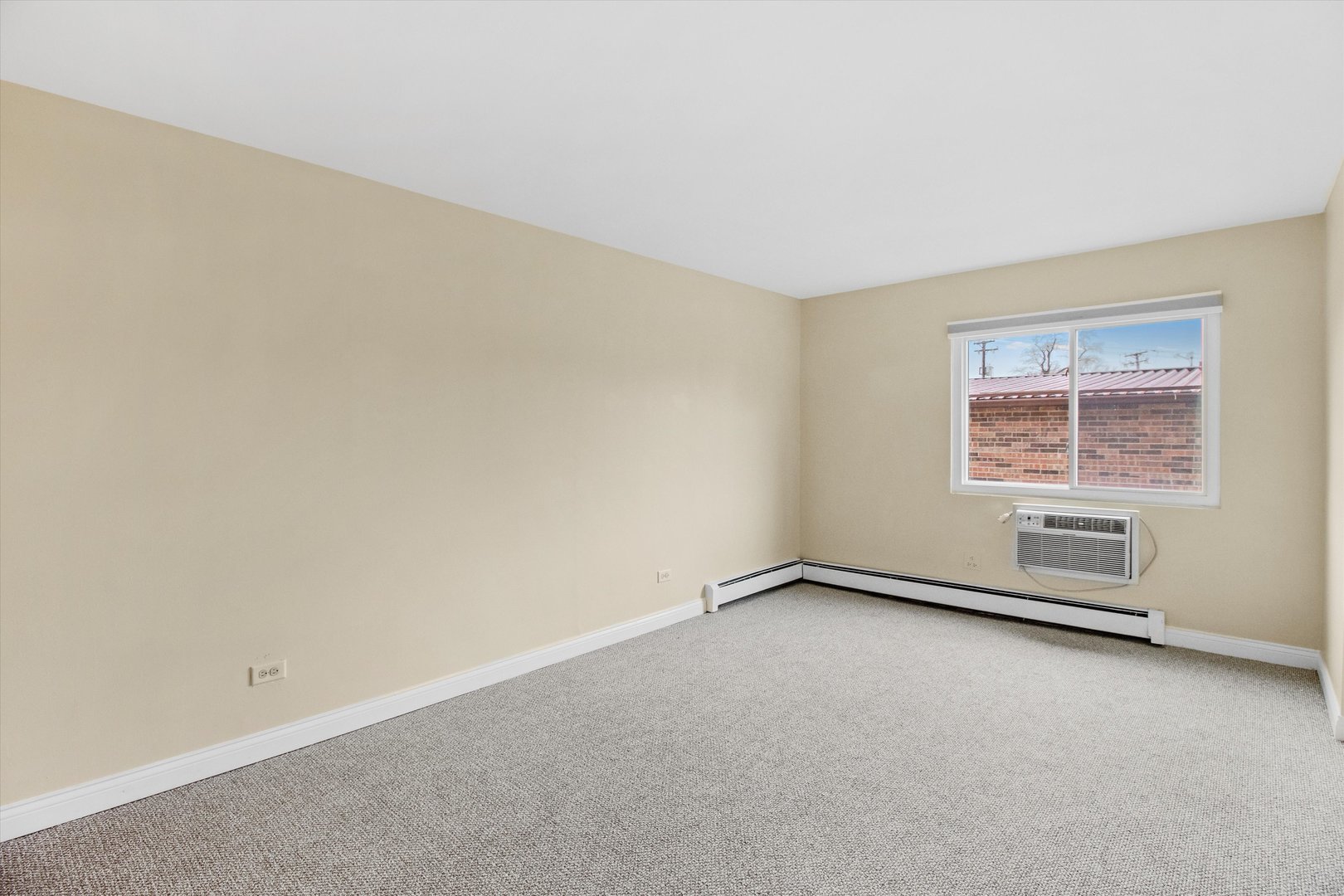 3615 E Central Road Unit: 101