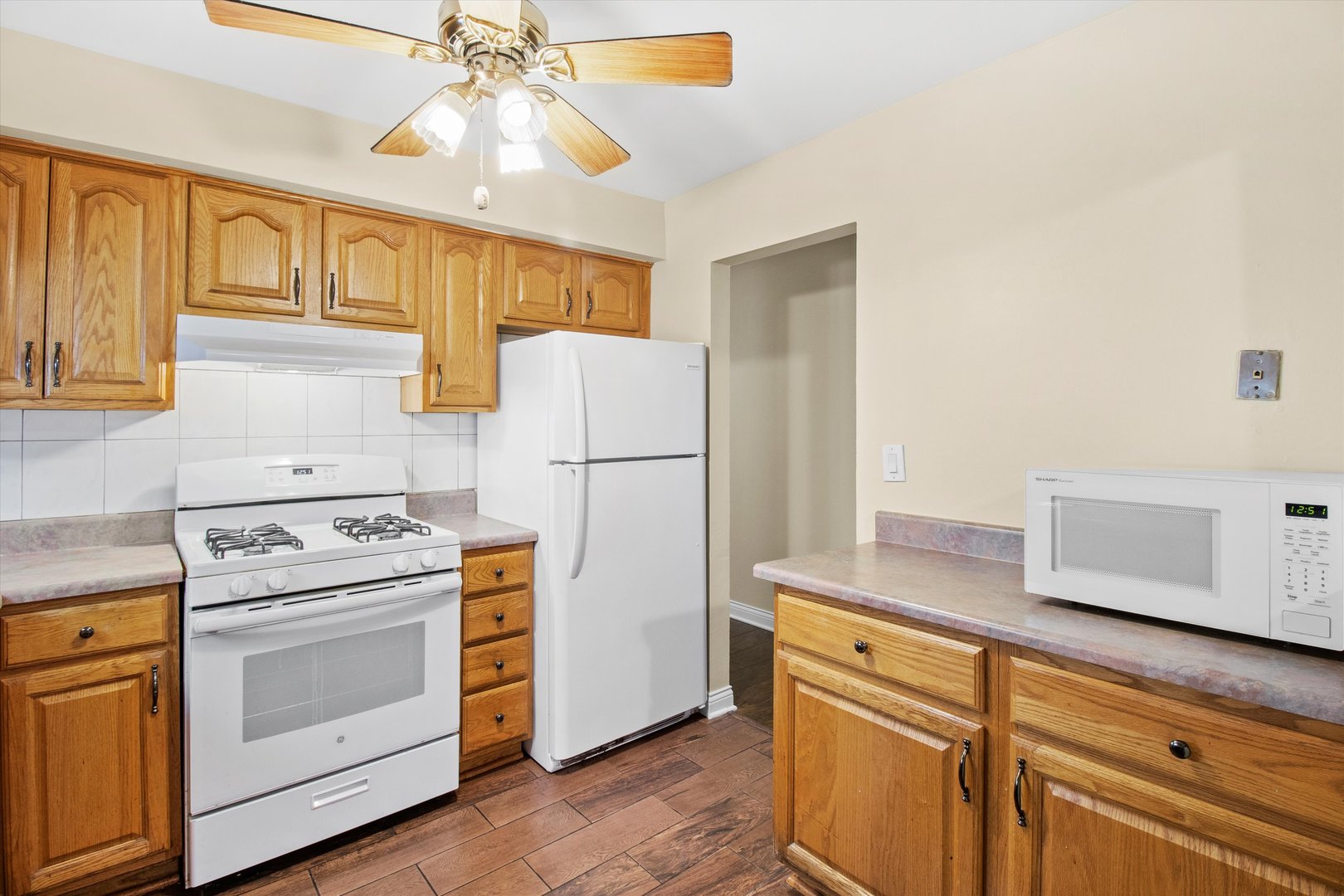3615 E Central Road Unit: 101