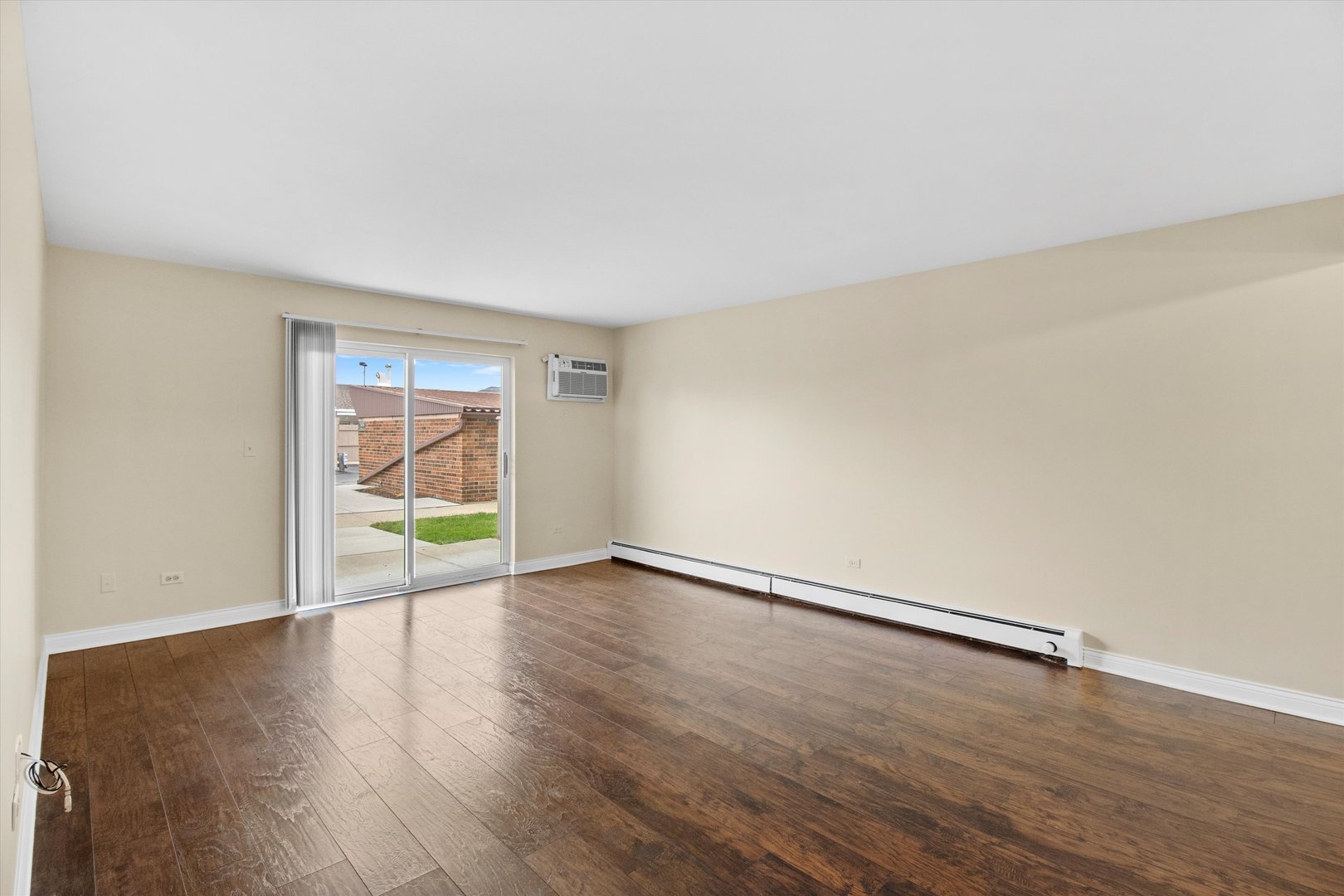 3615 E Central Road Unit: 101