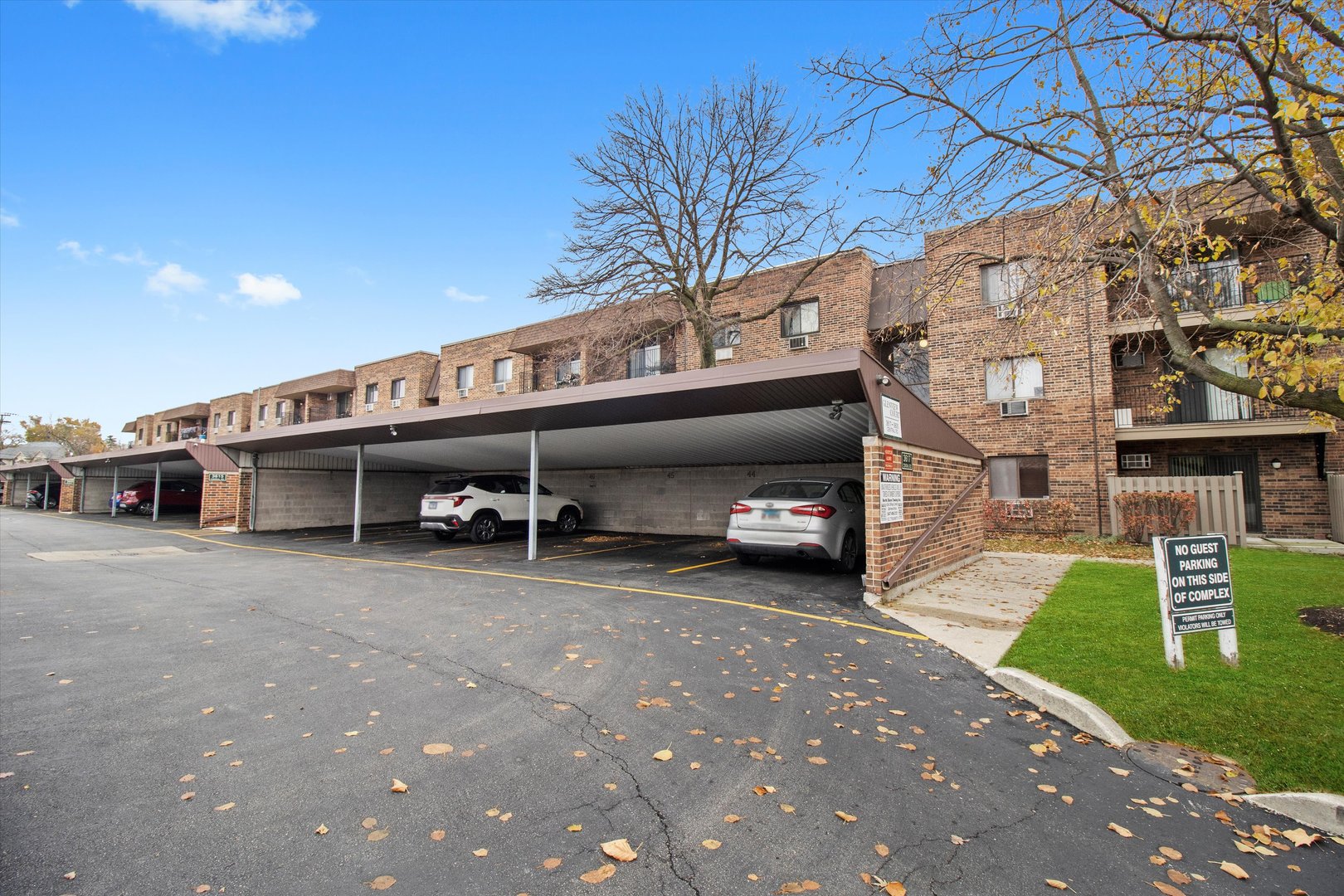 3615 E Central Road Unit: 101