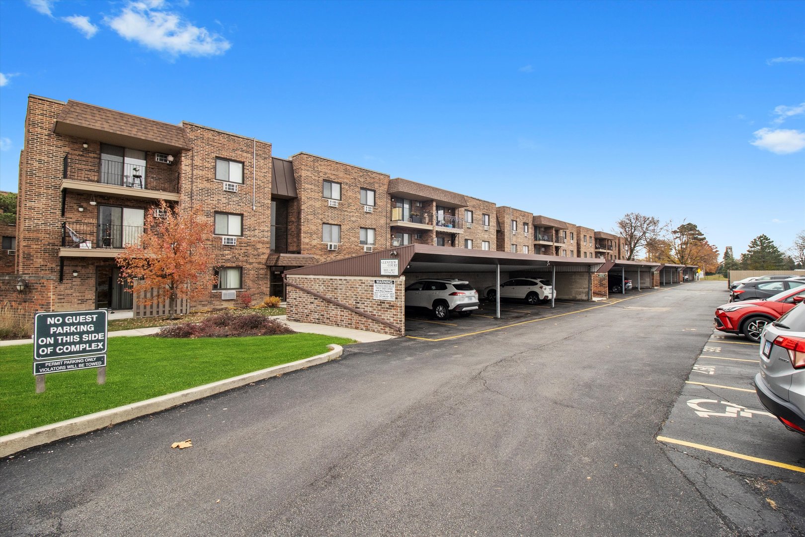 3615 E Central Road Unit: 101