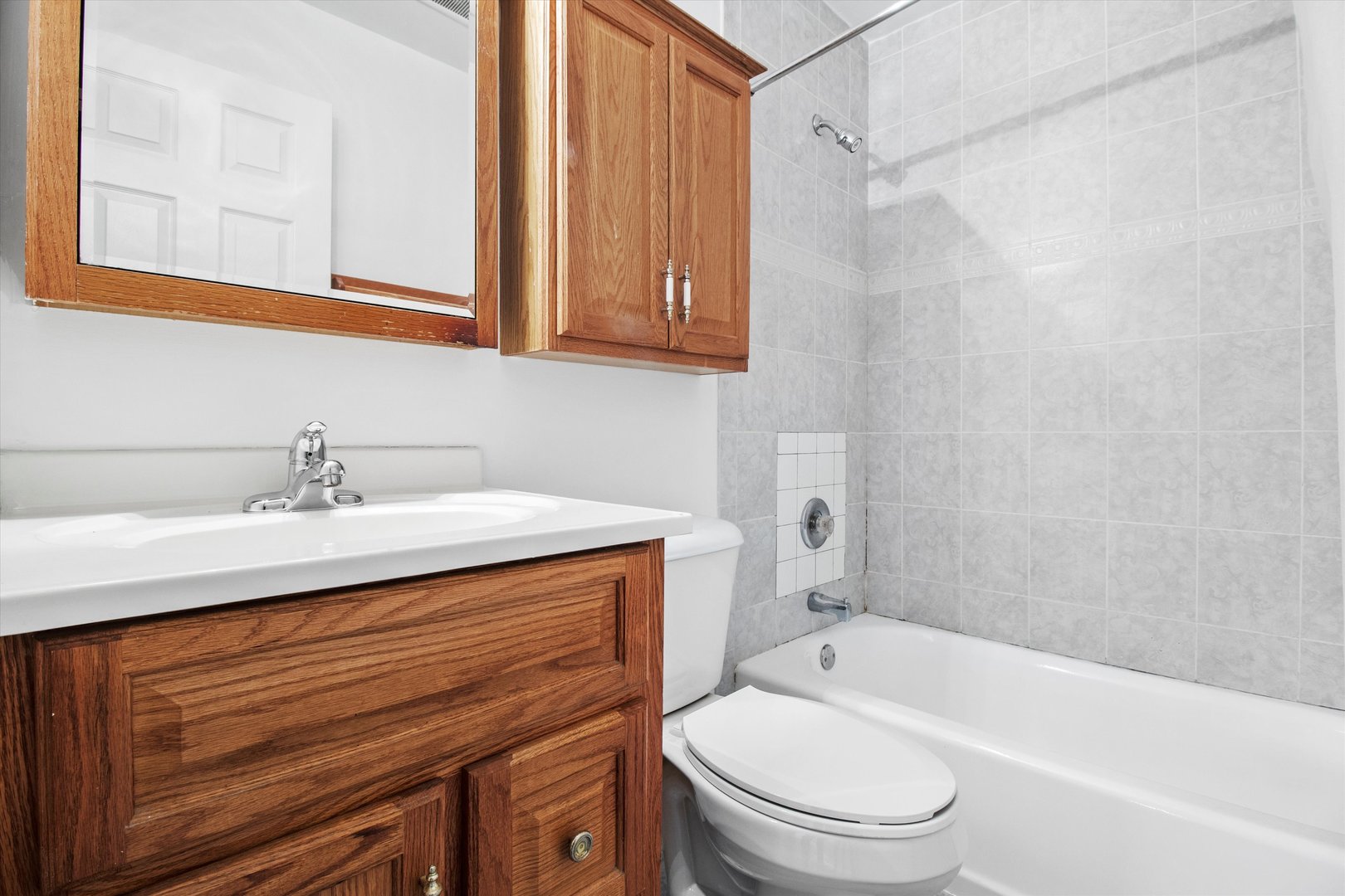 3615 E Central Road Unit: 101