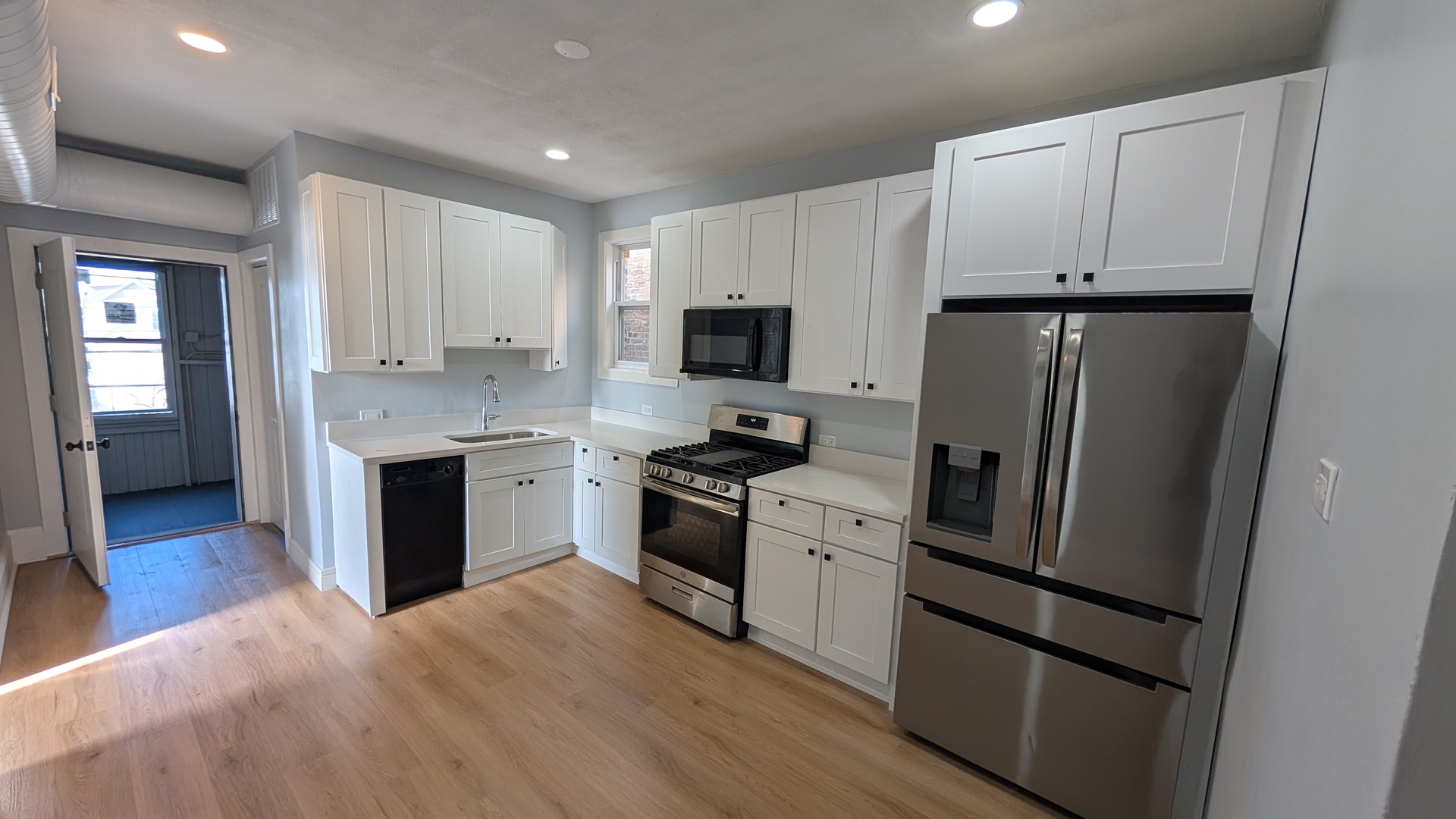 5028 W Lawrence Avenue Unit: 2