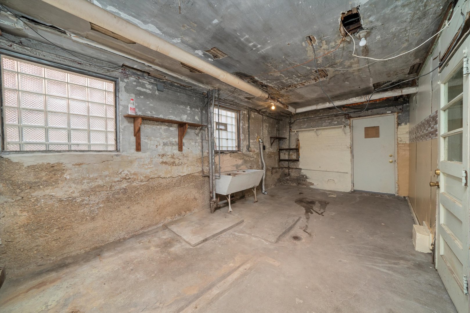 7611 S Aberdeen Street