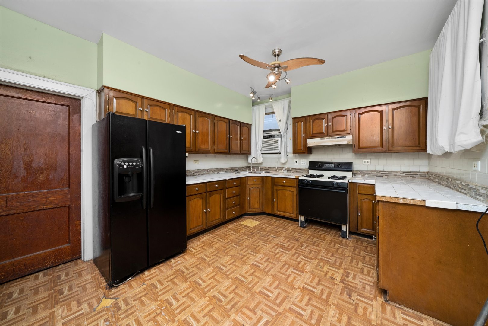 7611 S Aberdeen Street