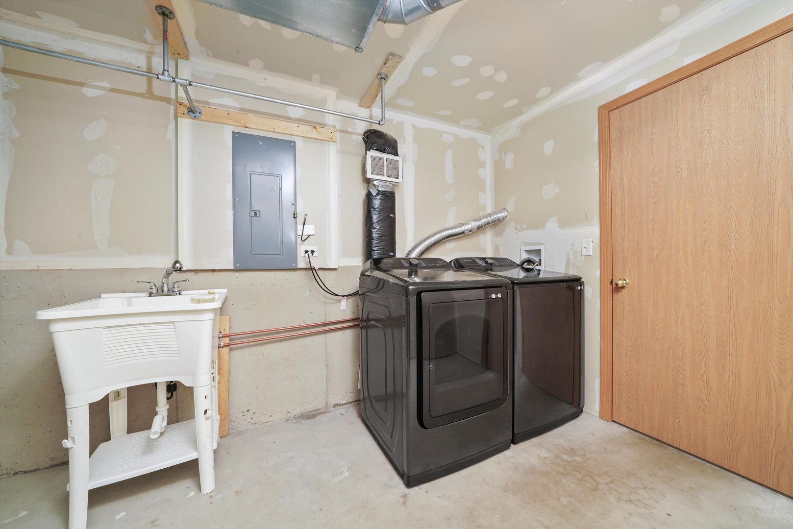 409 Evergreen Circle Unit: 4