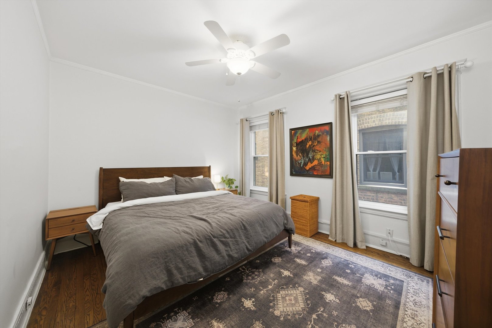 939 W Ainslie Street Unit: 2E