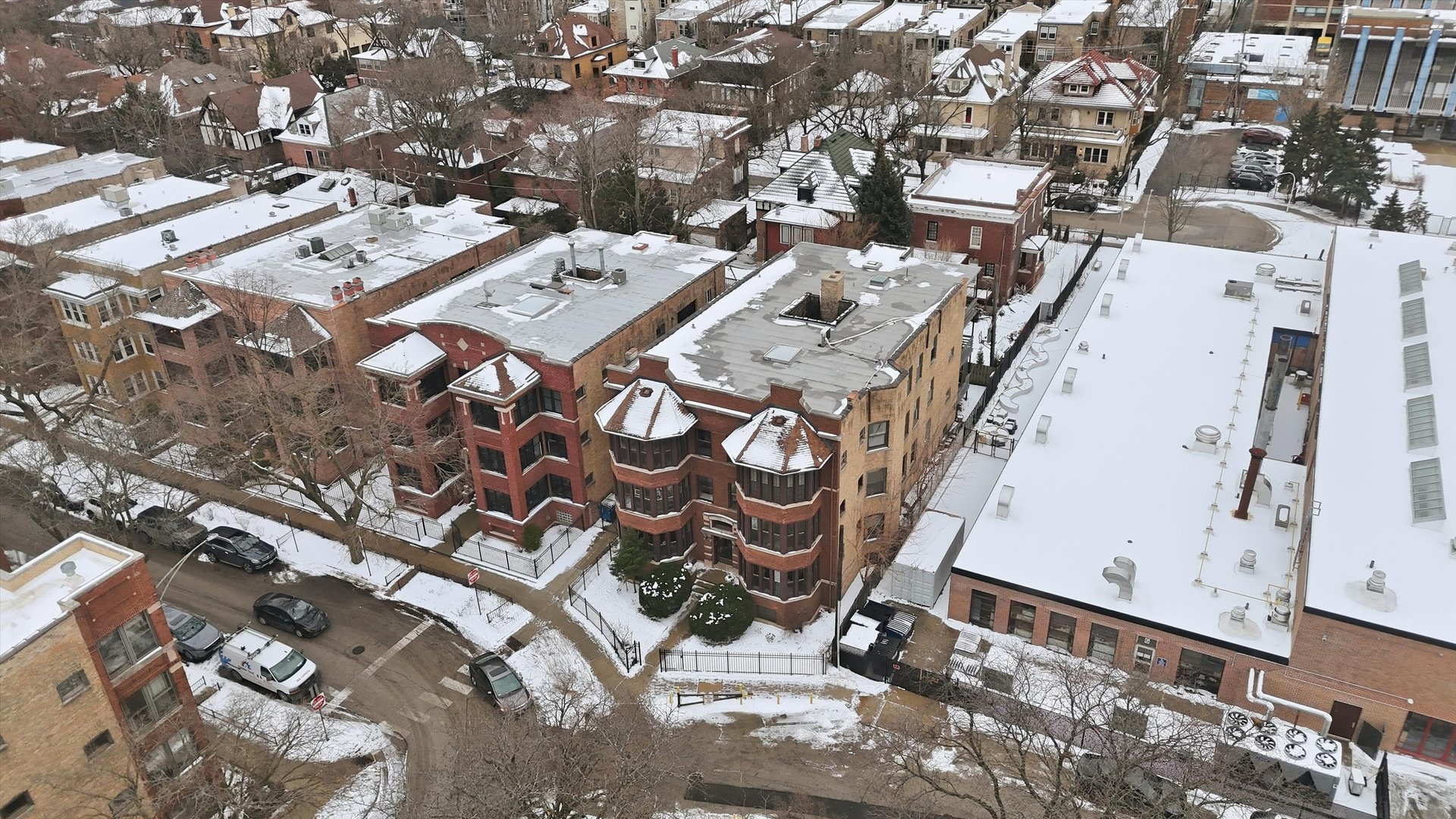 939 W Ainslie Street Unit: 2E