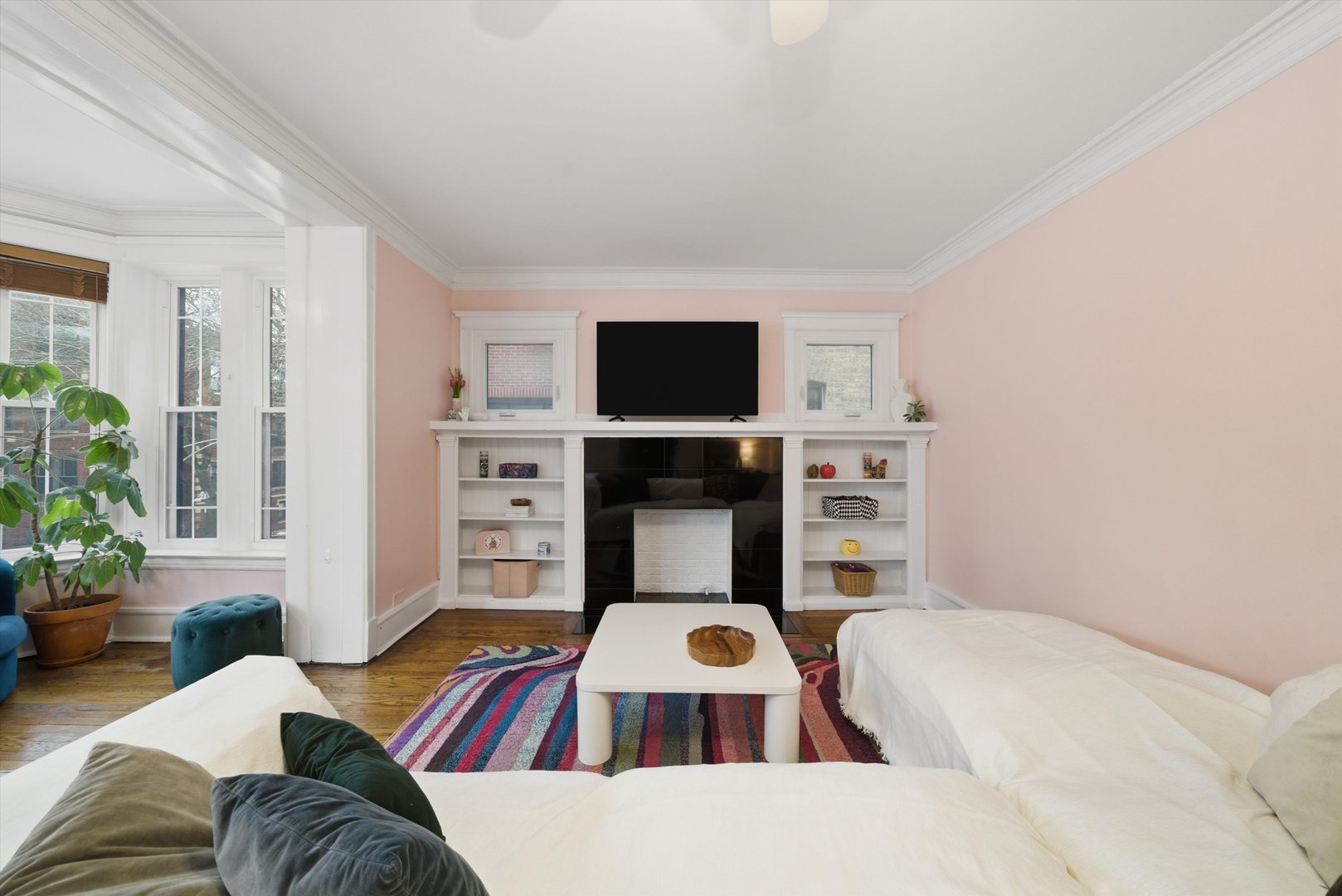 939 W Ainslie Street Unit: 2E