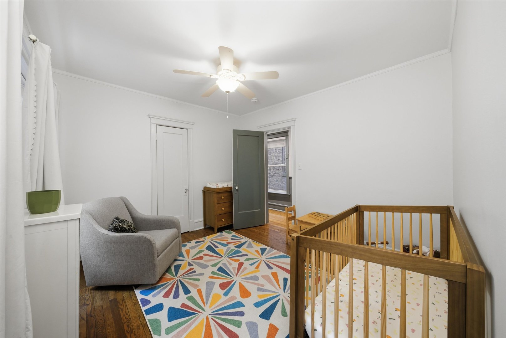 939 W Ainslie Street Unit: 2E