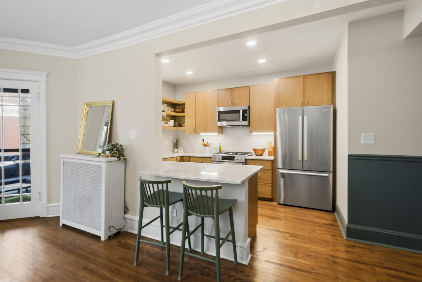 939 W Ainslie Street Unit: 2E
