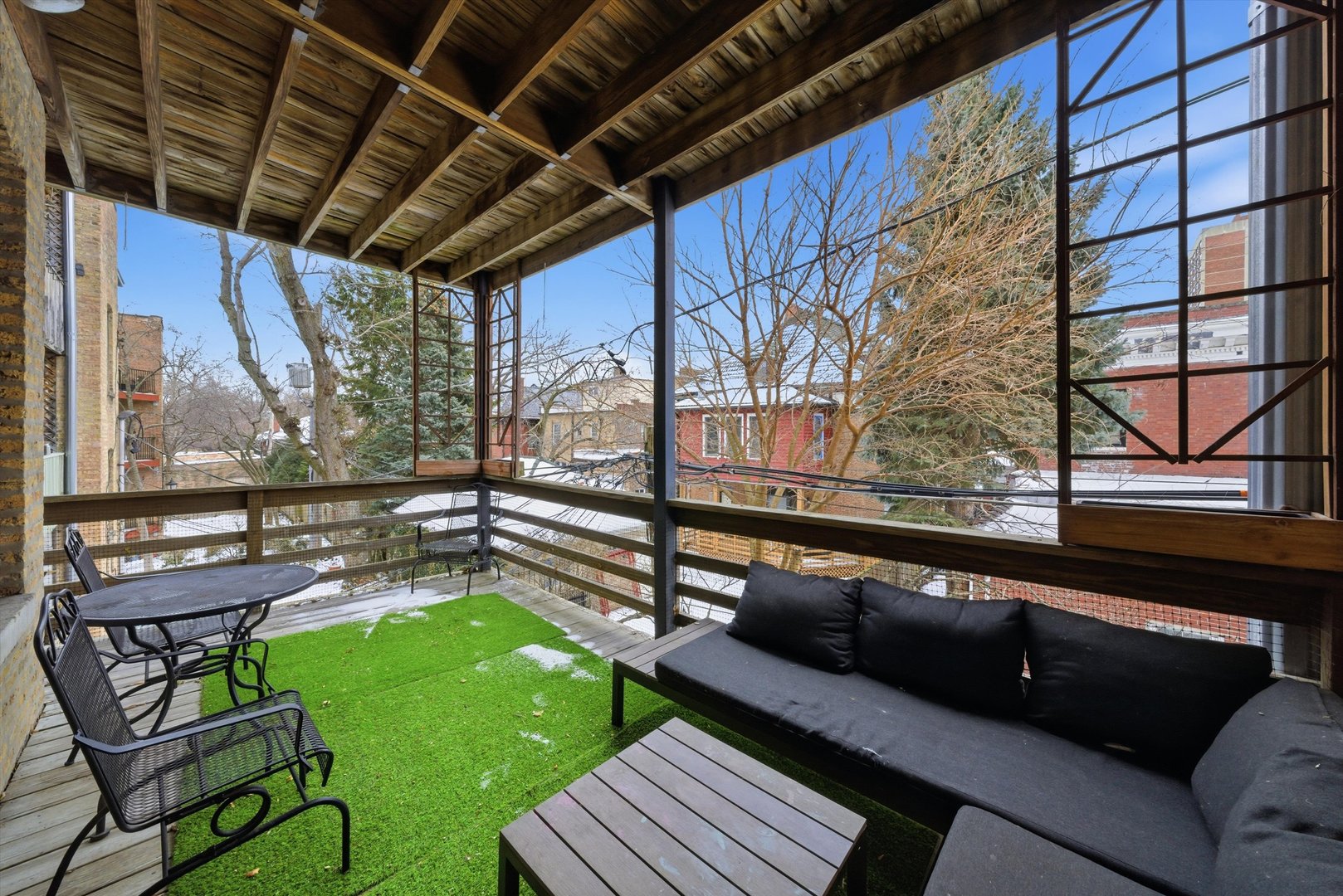 939 W Ainslie Street Unit: 2E